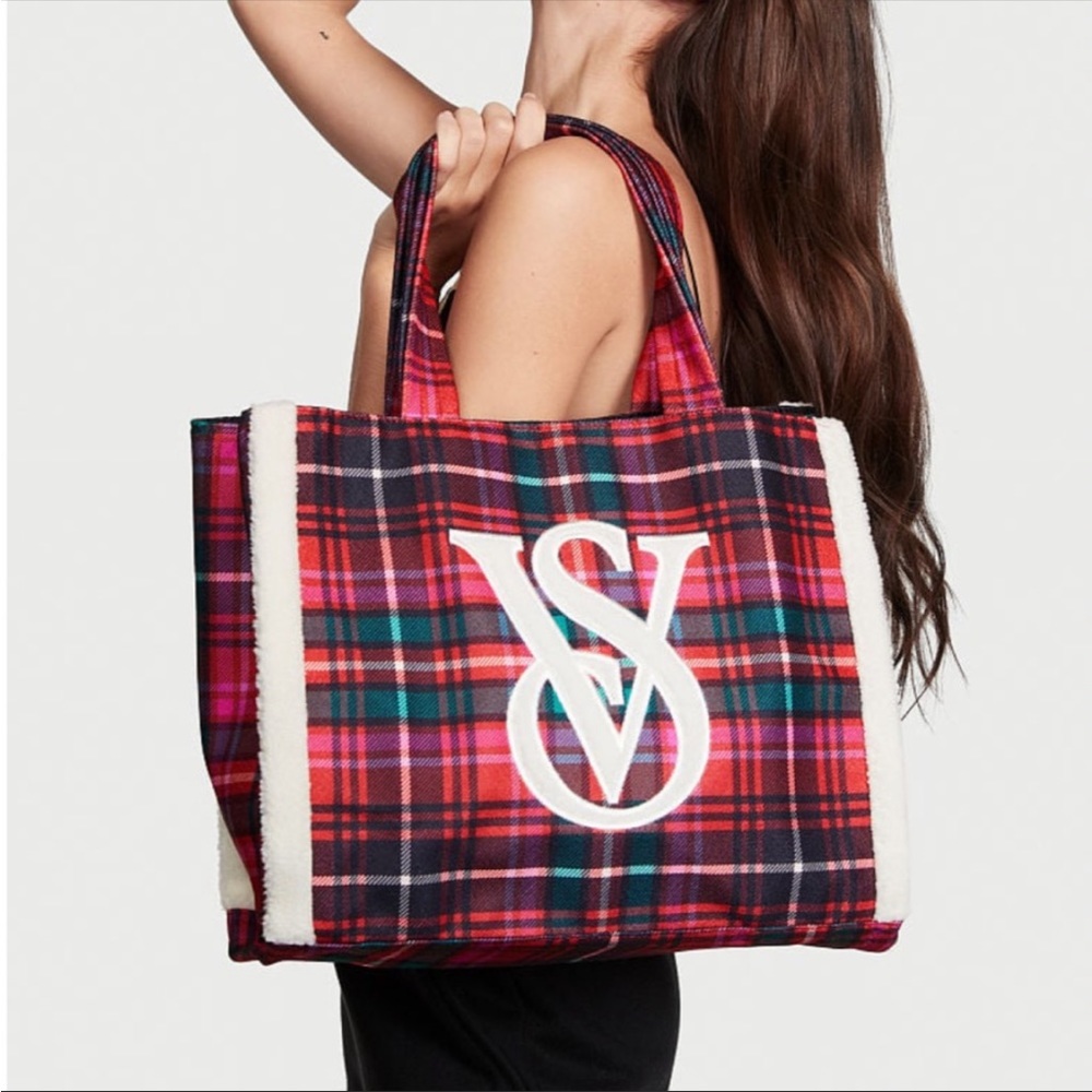 Brand new VS bag with faux shearling trim on exterior